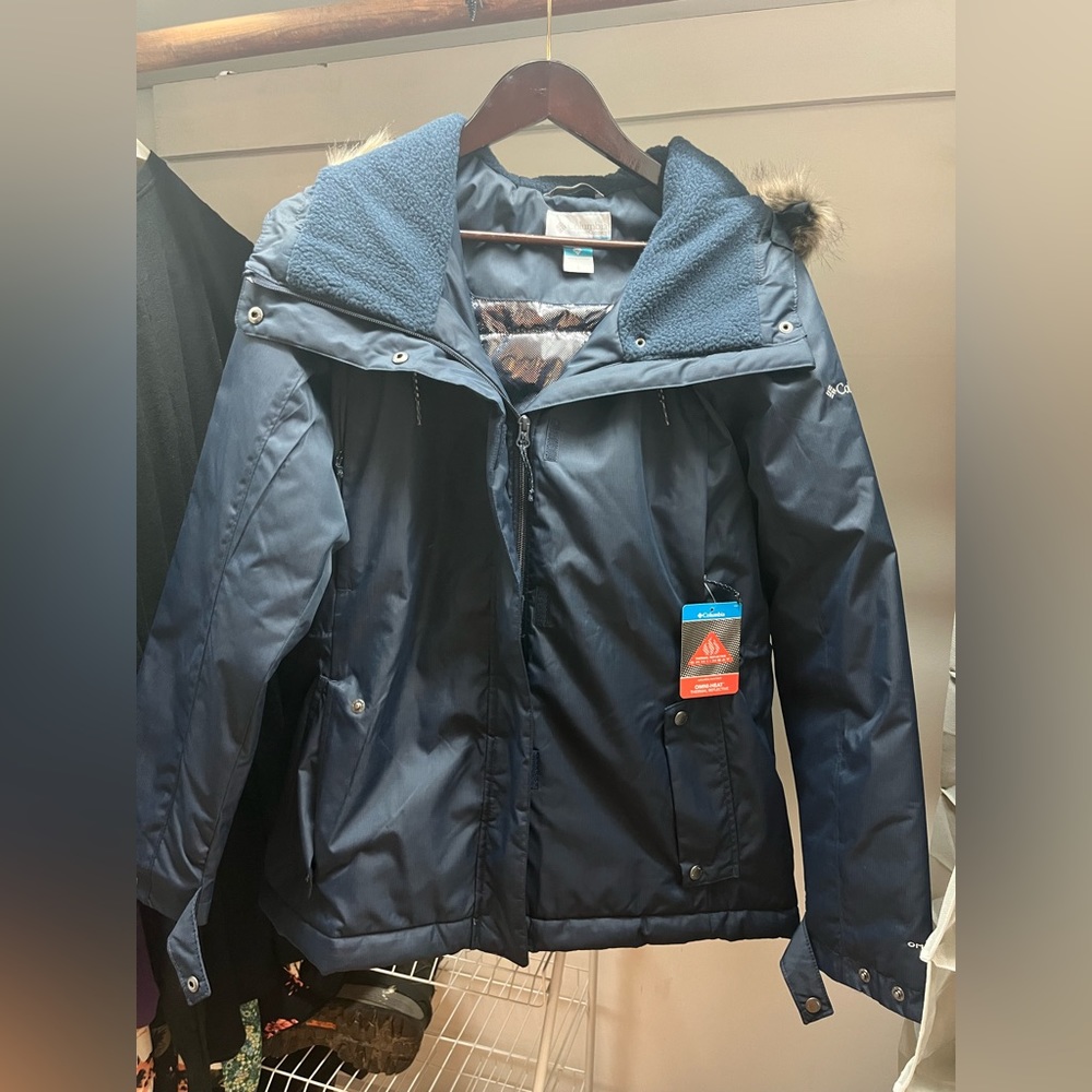 Women's Suttle Mountain™ II Insulated Jacket in Dark Nocturnal ( navy) size L